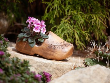Keramický květináč - nízká bota