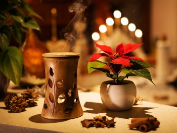 Keramická aromalampa provoní domov Vánocemi