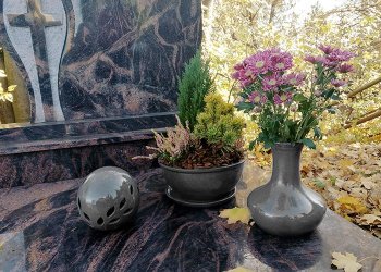 Dušičky jsou za rohem: Nezapomeňte ani na hřbitovní keramické dekorace