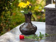 Keramická hřbitovní váza A - černé teraso