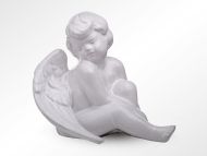 Keramický anděl sedící